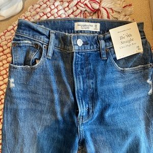 Abercrombie & Fitch NWT The 90’s Straight Ultra High Rise